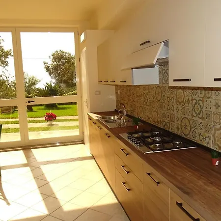 Nucria - Bed & Breakfast 3*