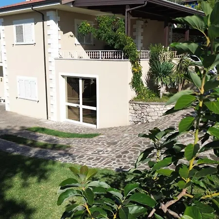 Couette-café Nucria - 3*
